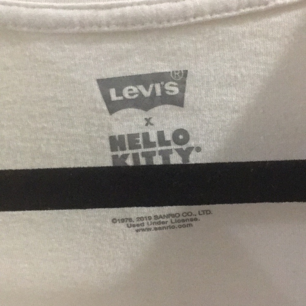 NWOT Levi’s and hello kitty collab long sleeve - Picture 4 of 7